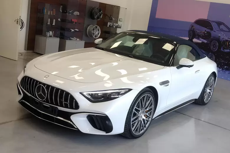 Ejemplar único: así es el AMG SL63 S E-Performance 4Matic+ que llegó al país "a pedido".