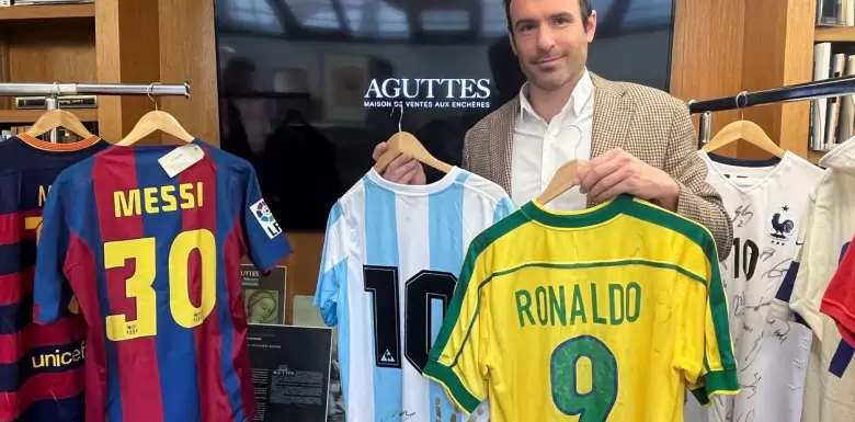 Camiseta de Maradona y Ronaldo