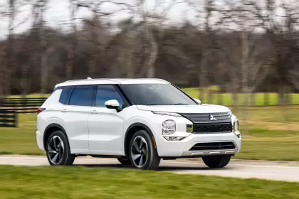Mitsubishi lanzó la Nueva Outlander, otra siete plazas que llega al mercado argentino