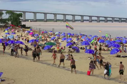 Una playa Argentina obtuvo el galardón de la bandera azul por su compromiso con el ambiente