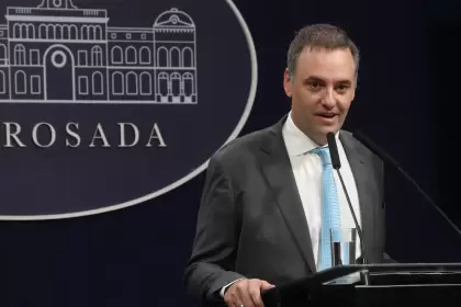 El Gobierno, a fondo: imputó a 7 prepagas y a Claudio Belocopitt por presunta cartelización y le dio un ultimátum por la suba de las cuotas
