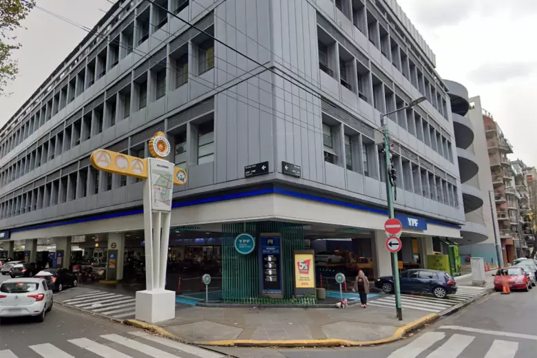 En 2017, en el barrio de Palermo, el ACA instaló el primer punto de carga de autos eléctricos.
