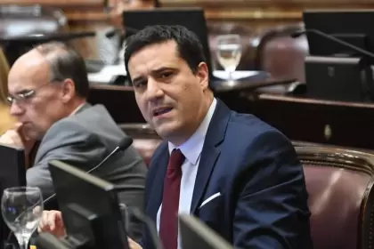 Abad explicó por qué votó a favor de Kueider
