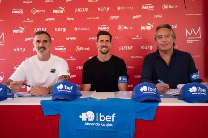 Daniel Seoane y Rodrigo Rey junto a Lisandro Olmos de BEF.