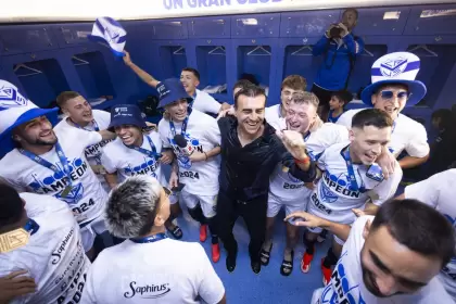 El festejo del plantel de Vélez luego de consagrarse campeón en el fútbol argentino. (@Vélez)