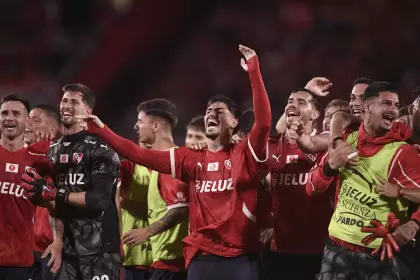 Festeja Lomónaco y todo Independiente