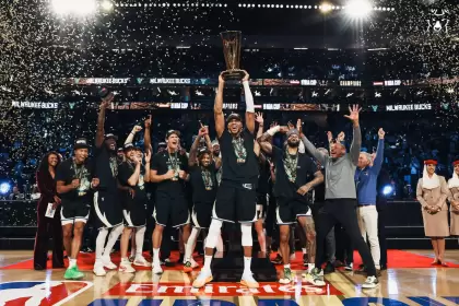 Los Bucks se unieron a Los Ángeles Lakers en el listado de campeones de este nuevo torneo de mitad de temporada.