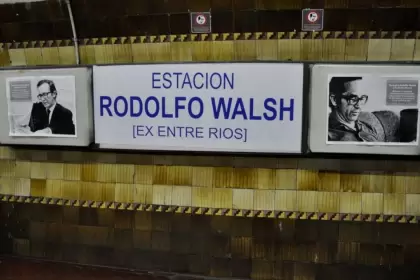 Quieren borrar a Rodolfo Walsh de la estación Entre Ríos de la Línea E