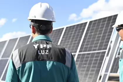 La decisión de la calificadora refleja la sólida posición financiera y operativa de la compañía.