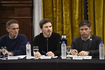 FURIA del Gobierno de KICILLOF contra la eliminación del impuesto PAIS: "Impacta negativamente en el turismo local"