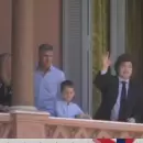 Javier Milei recibió a su viejo ídolo en Boca y saludaron desde el balcón de la Casa Rosada