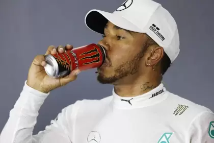 Hamilton tenía un acuerdo personal con Monster desde el 2017