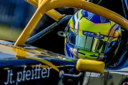El joven piloto argentino que competirá en la Fórmula 4