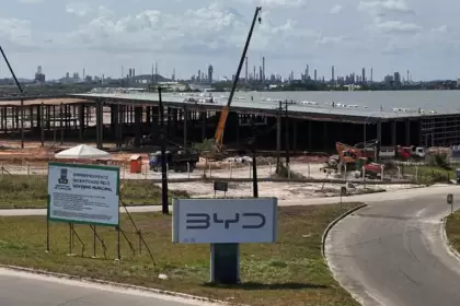 BYD construyó su primera fábrica en América Latina en las ex instalaciones de Ford en Camaçari, Bahía.