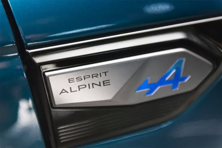 Es el primer Renault Esprit Alpine que se venderá en nuestro mercado.