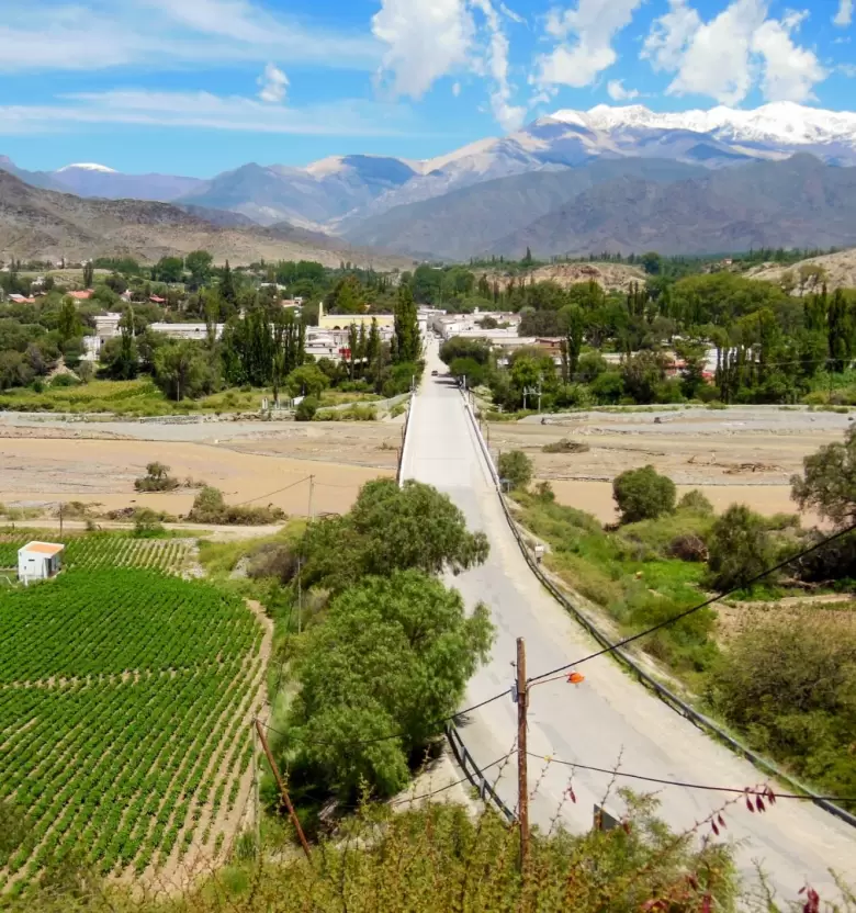 10 lugares INCREÍBLES e IMPERDIBLES de Argentina para visitar en 2025