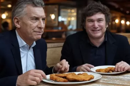 Macri se cansó de las milanesas y presiona a Milei para concretar la demorada alianza