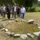 Autoproclamados mapuches, AFUERA: Bullrich concretó el primer desalojo en 18 años de tierras tomadas