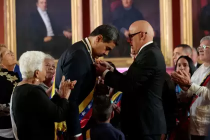 Maduro asumió su tercer mandato como "presidente" de Venezuela