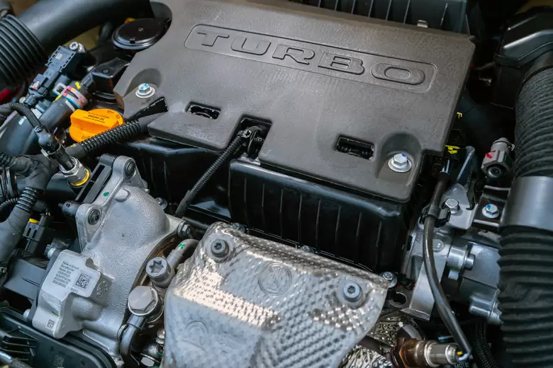 El motor de este nuevo producto de Stellantis en las versiones tope vuelve a ser el T200 de 120 cv.