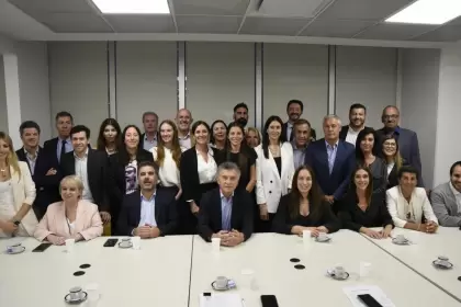 Diputados del PRO junto a Mauricio Macri