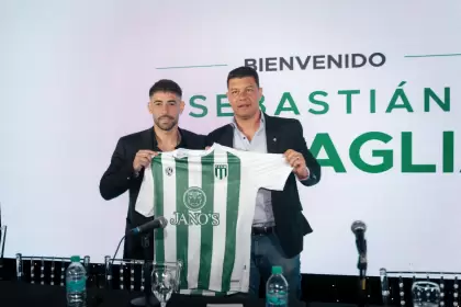 El presidente de San Miguel, Federico Almada, junto al entrenador Sebastián Battaglia.