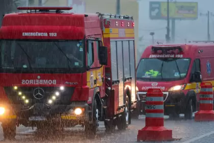 Desastre en Florianópolis por las inundaciones: declaran estado de emergencia y turistas denuncian colapso
