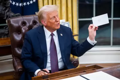 Trump adelantó que sacará los incentivos a la compra de autos eléctricos