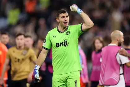Emiliano "Dibu" Martínez es una de las figuras que tiene Aston Villa, el equipo revelación de la Champions League 2024/25
