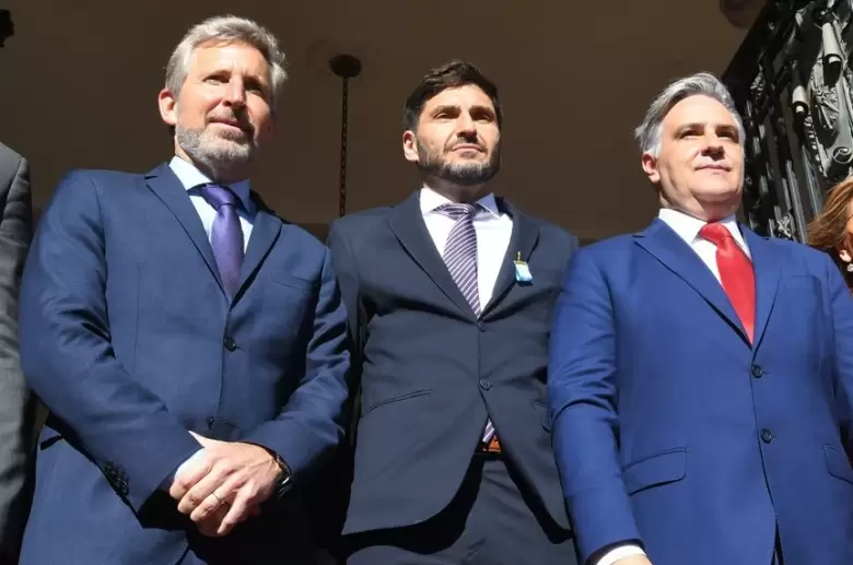 Martín Llaryora, Maximiliano Pullaro y Rogelio Frigerio