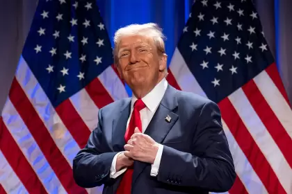 ¿Por qué Trump quiere imponerle 25% de impuestos a los autos de México y Canadá?