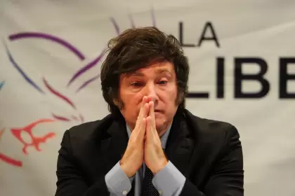 Los bonos también aflojaron pero menos de lo esperado. Inquietud por el impacto que habrá cuando abra Wall Street tras el feriado de hoy