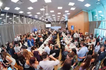 Suspensión de las PASO: con la ayuda de dos gobernadores peronistas, el Gobierno consigue dictamen