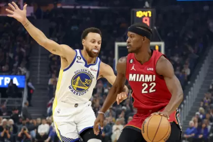 Stephen Curry y Jimmy Butler jugarán juntos en los Warriors