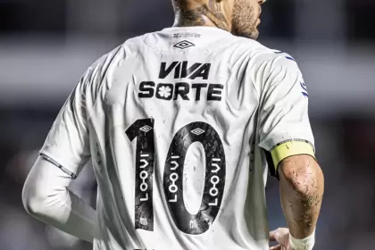 Ney, con la 10 y la cinta.