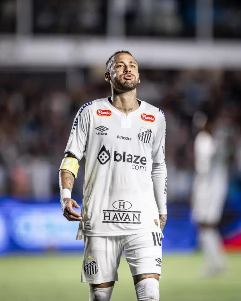 Ney, con la 10 y la cinta