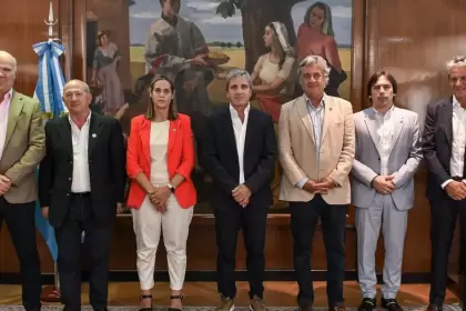 Estuvieron reunidos una hora.