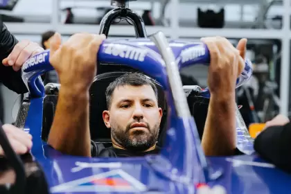 Kun Agüero se convierte en piloto de Porsche