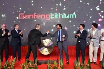 La ceremonia oficial marcó el inicio de la producción con el tradicional golpe de gong.