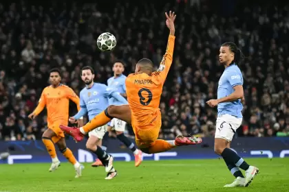 En un primer duelo memorable, el City parecía que se lo llevaba, pero el Madrid se lo dio vuelta sobre la hora con un 3-2