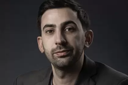 Juan Luis González: "El motor de Milei es el mesianismo y el de Karina, la plata"