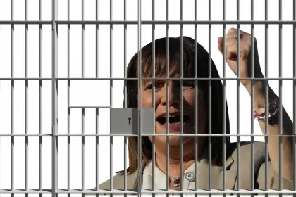 La ministra Bullrich sigue con los cruces con el Gobierno de Macri