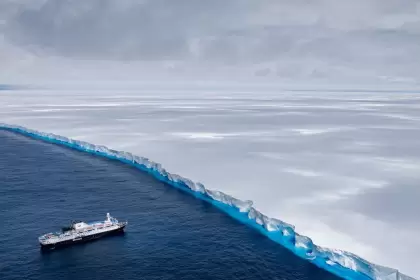 Un 'MEGA ICEBERG' de un billón de toneladas va camino a chocar contra una isla argentina