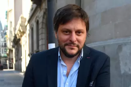 Santoro sabe hablar mejor el idioma de las distintas tribus del peronismo de la ciudad