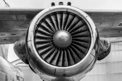 Argentina, dice Milei, está atravesando una "revolución de los aviones", pero "recargada".