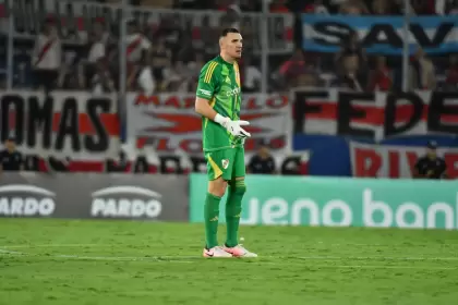 Franco Armani viene levantando el nivel.