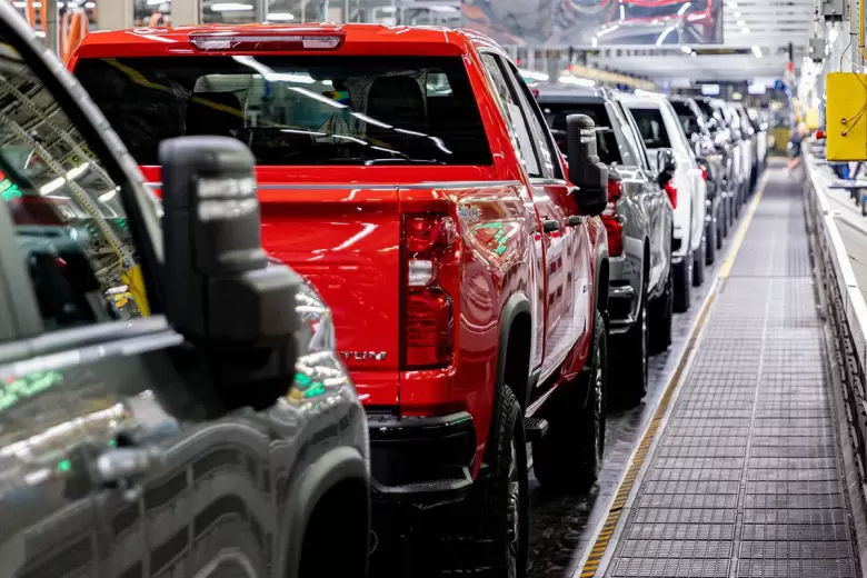 Chevrolet fabrica la Silverado en México y la Silverado Heavy Duty en Canadá.