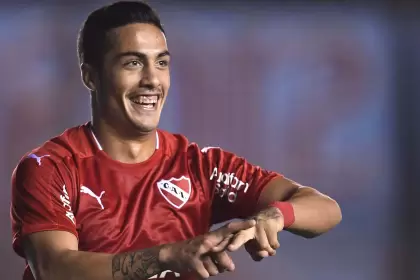 Figal se formó y debutó en Independiente