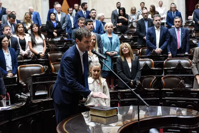 Javier Sánchez Wrba juró como diputado del PRO