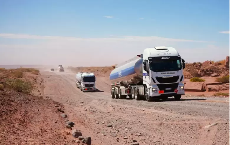 El acuerdo también incluye la pavimentación de 116 kilómetros de rutas, un componente esencial para mejorar la conectividad en la región.